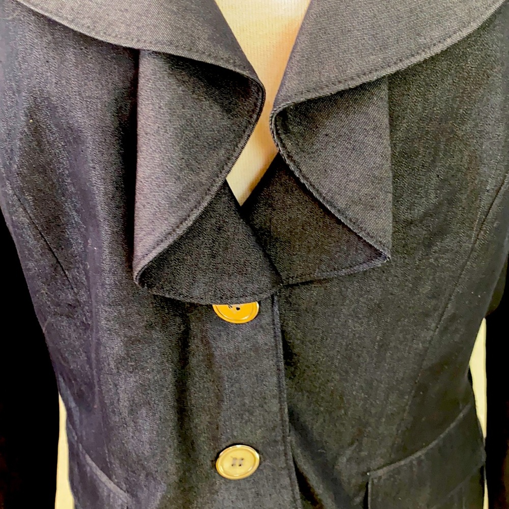 Ruffles front Jacket. - Picture 3 of 7
